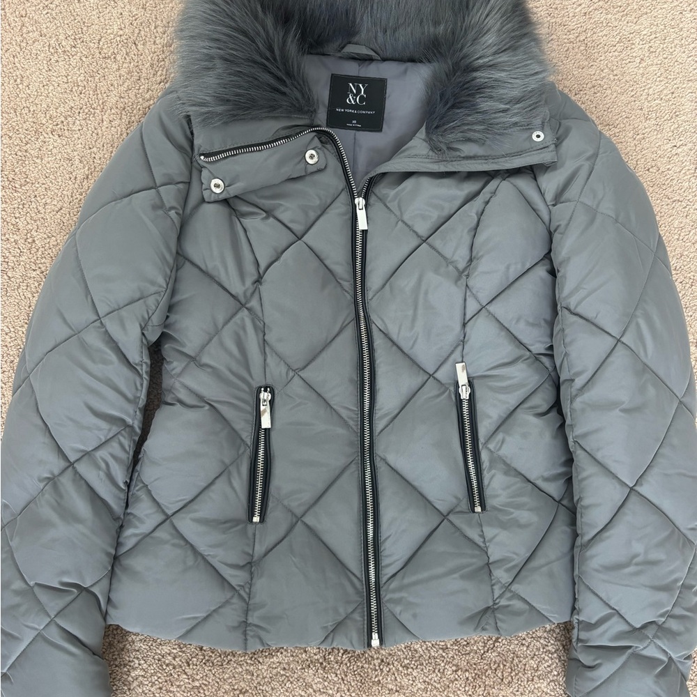 New York & Company Gray Puffer Jacket with Faux Fur Collar
